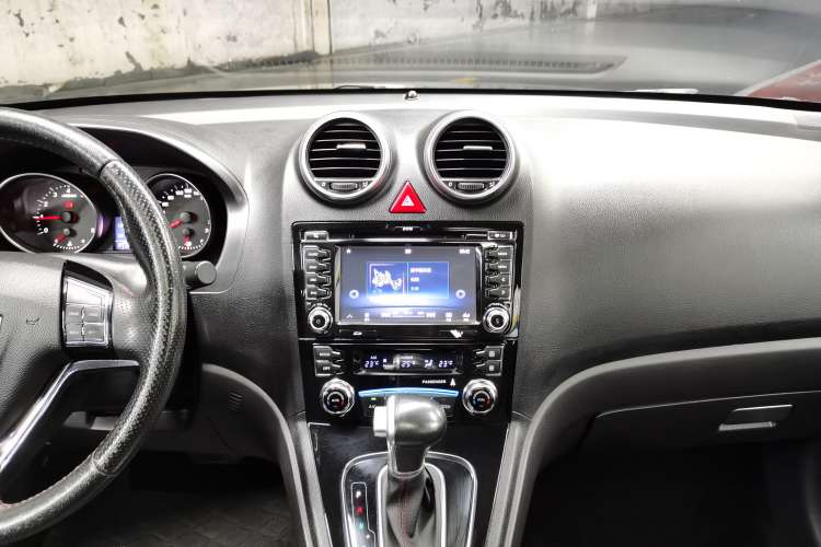 Used Haval H6 2016 Upgraded Model 1.5T Automatic Two-Wheel Drive Elite Version
