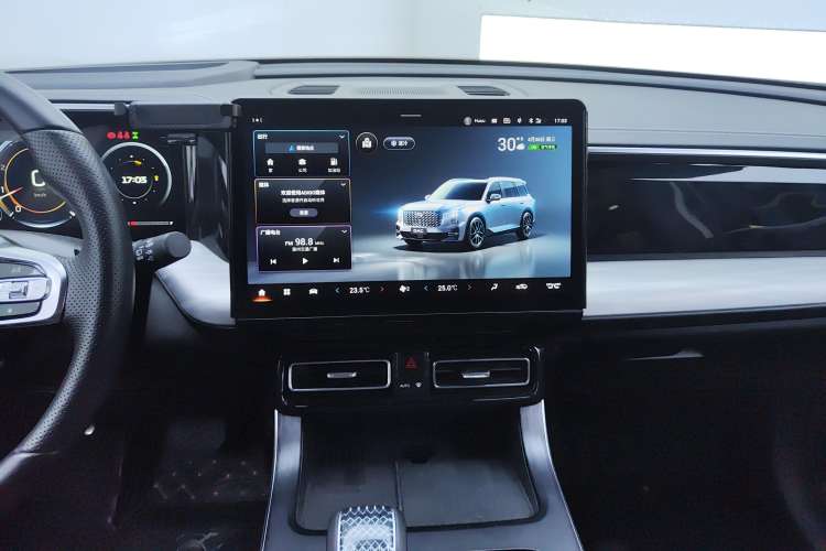 Used GAC Trumpchi GS8 2022 Flagship Series 2.0 TGDI Four-Wheel Drive Luxury Smart Connectivity Version (6 Seats)
