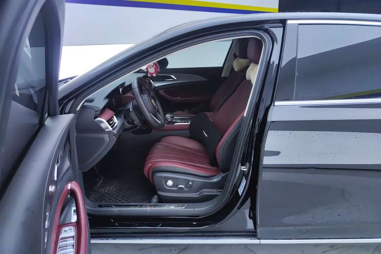 Used Hongqi H5 2024 2.0T Automatic Smart Connect Flagship Edition
