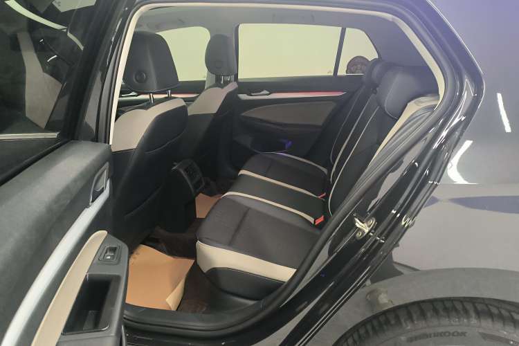 Used Volkswagen Golf 2023 Facelift 280TSI DSG Pro
