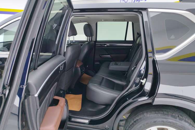 Used GAC Trumpchi GS7 2017 280T Two-Wheel Drive Luxury Model
