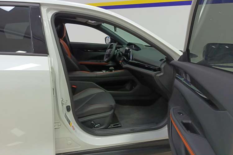 Used Changan UNI-V 2022 1.5T Prestige Version
