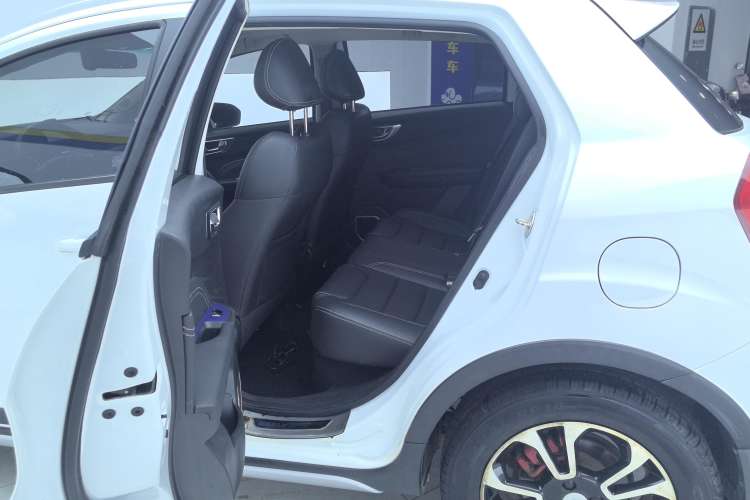 Used Geely Auto Vision X3 2017 1.5L Automatic Prestige Model
