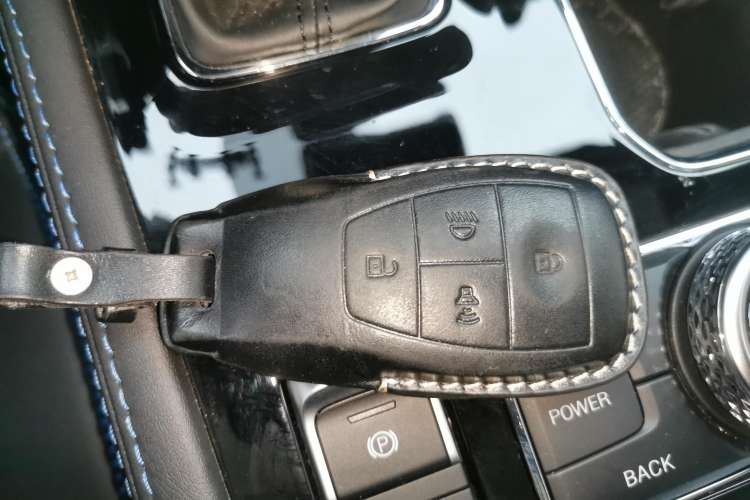 Used Beijing Auto BJ40 2023 2.0T Automatic Four-Wheel Drive Urban Hunter Edition Chivalrous Type
