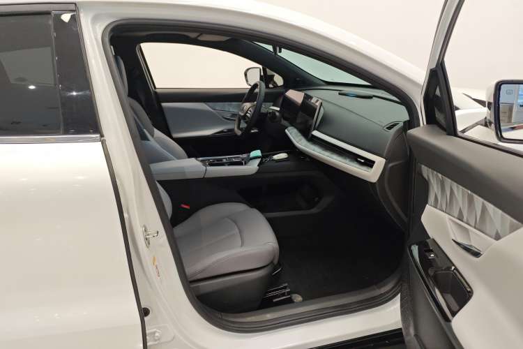 Used Changan UNI-T 2023 2nd Generation 1.5T Luxury Version
