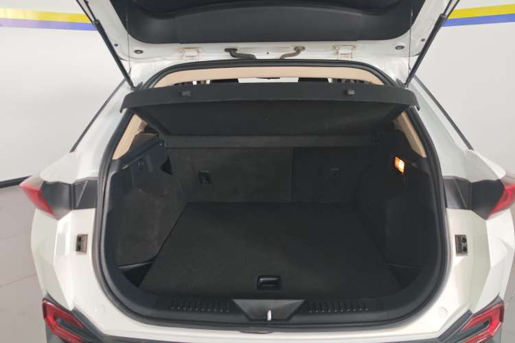 Used Bestune T77 2019 230 TID Automatic Prestige Version China V Emission Standard
