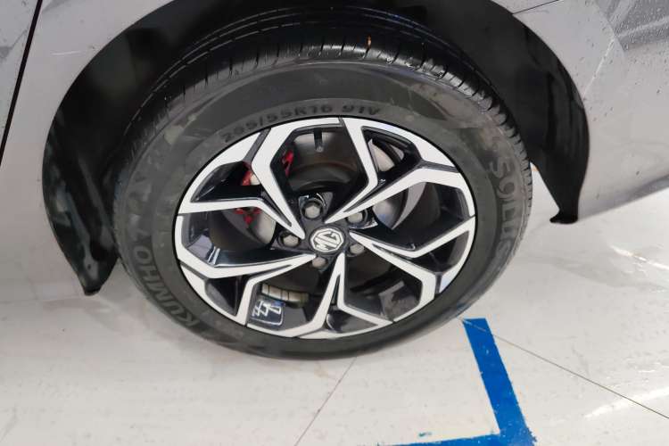 Used MG 5 2021 Revised Version 180 DVVT CVT Youth Luxury Edition
