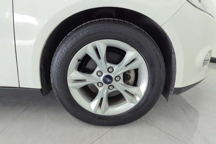 Used Ford Focus 2012 Sedan 1.6L Automatic Fashion Edition
