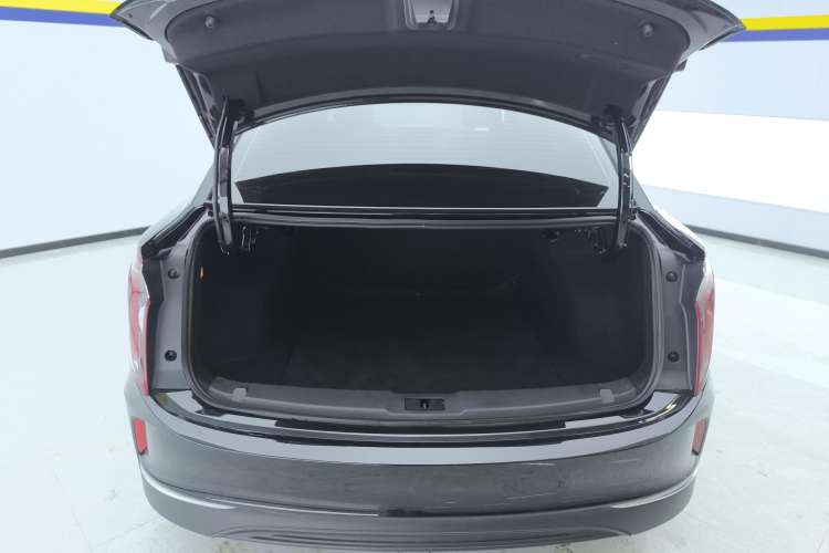 Used Hongqi E-QM5 2023 Base Travel Edition
