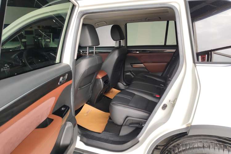 Used GAC Trumpchi GS8 2017 320T Two-Wheel Drive Luxury Smart Connectivity Version (7 Seats)
