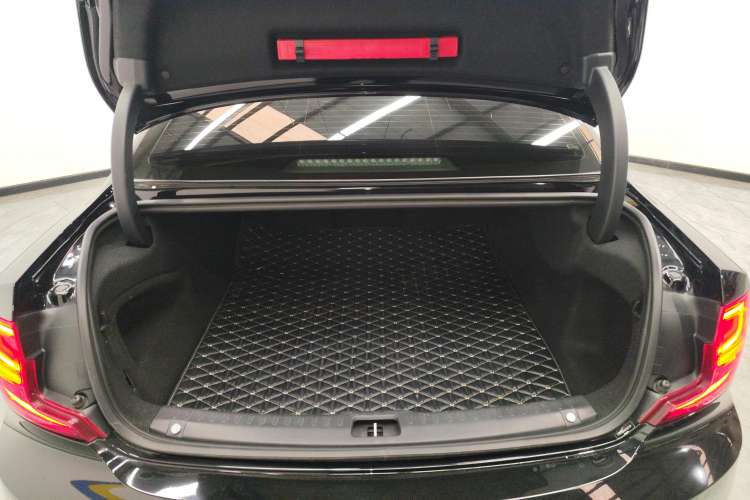 Used Volvo S90 2019 T5 Zhiyi Edition
