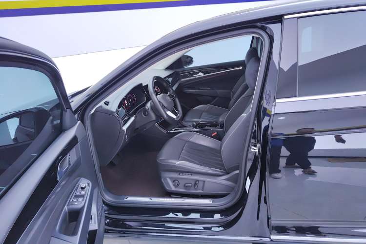 Used Volkswagen Passat 2023 Restyled 330TSI Starry Luxury Edition
