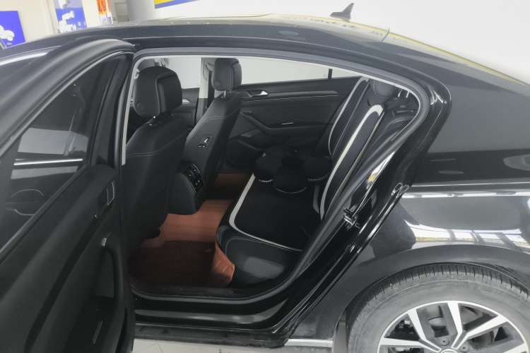 Used Volkswagen Magotan 2020 330TSI DSG Leading Model
