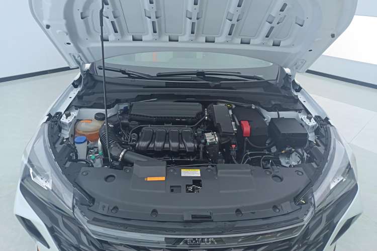 Used Dongfeng Aeolus Yixuan 2023 Mach Edition 1.5L Automatic Chasing Shadow Version
