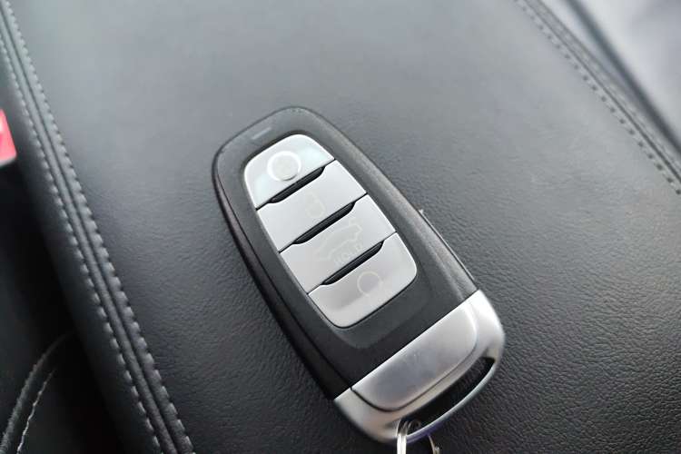 Used Hongqi H5 2022 Classic Model Facelift 1.8T Automatic Smart Connect Flagship Edition
