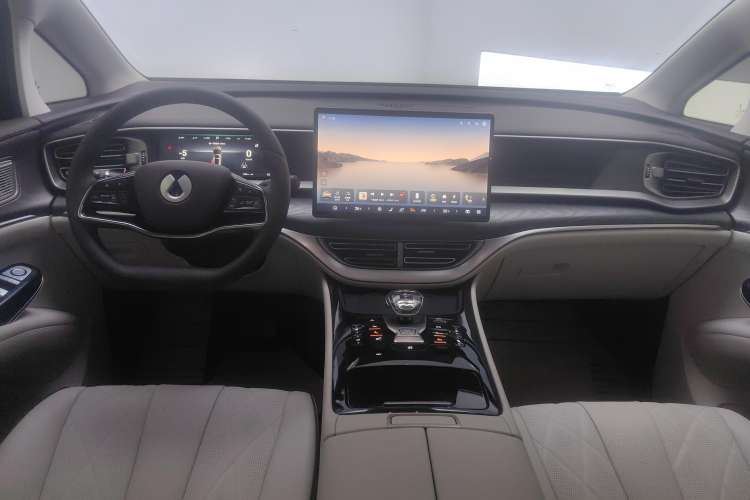 Used Denza D9 2024 DM-i 1050 Luxury Model