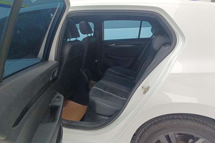 Used Volkswagen Golf 2023 Facelift 280TSI DSG R-Line Lite
