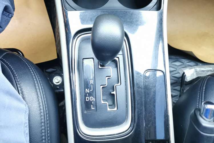 Used Mitsubishi Outlander 2021 Revised Version 2.0L Two-Wheel Drive Comfort Edition 5 Seats
