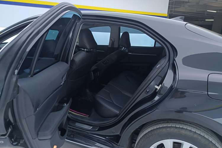 Used Toyota Camry 2023 2.0G Luxury Edition