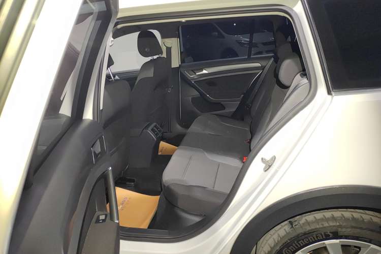 Used Volkswagen Golf 2019 1.8TSI Travel Edition
