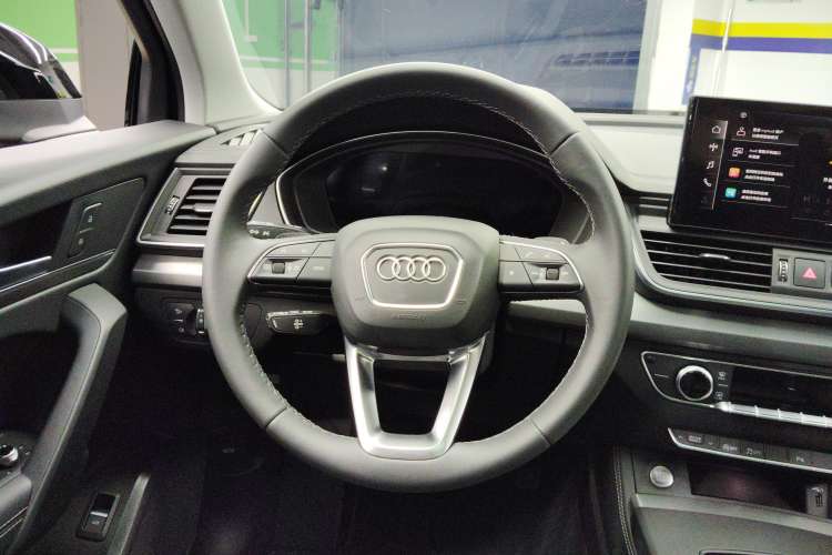 Used Audi Q5L 2022 40T Fashionable and Elegant Model
