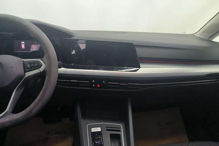 Used Volkswagen Golf 2023 Facelift 280TSI DSG Pro
