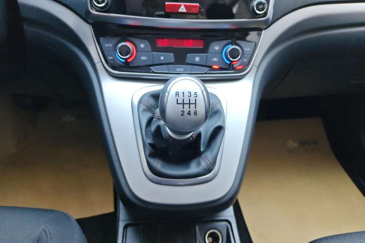 Used Haval M6 2019 1.5T Manual Two-Wheel Drive Urban Version China VI Standard
