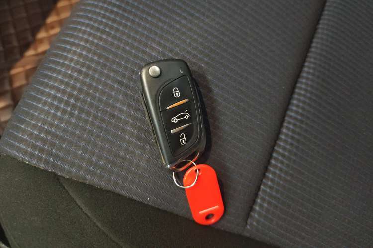 Used Toyota YARiS L 2016 Revised 1.5E CVT Charming Edition
