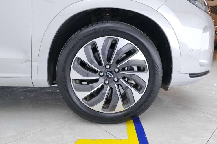 Used Hima AITO M7 2024 1.5T Rear-Drive Plus Version 5 Seats
