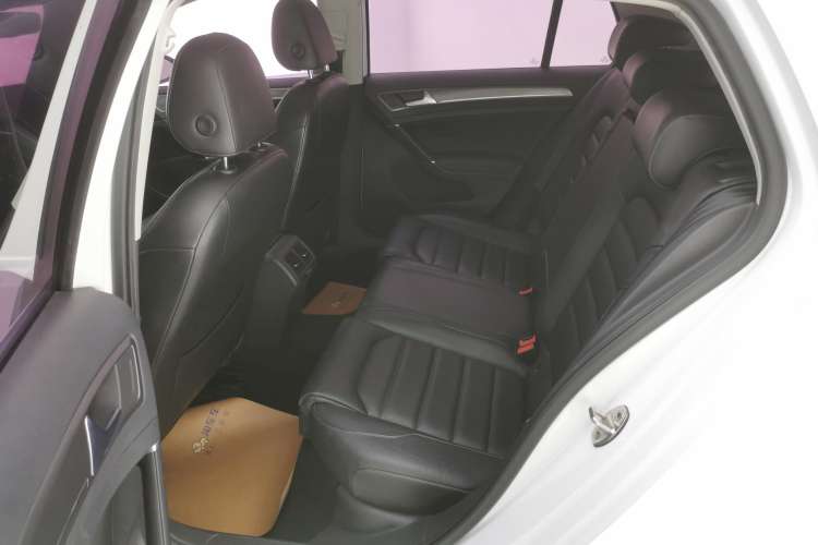 Used Volkswagen Golf 2016 230TSI Automatic Luxury Version
