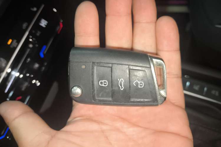 Used Volkswagen Tiguan L 2022 330TSI Automatic Two-Wheel Drive R-Line Enhanced Edition
