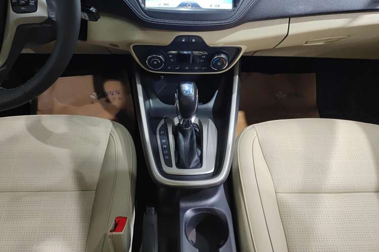 Used Ford Escort 2015 1.5L Automatic Fashion Model
