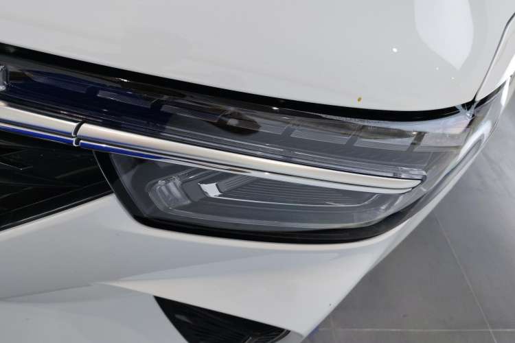 Used Roewe RX5 2023 PLUS 330TGI Automatic Trendsetting Smart Edition
