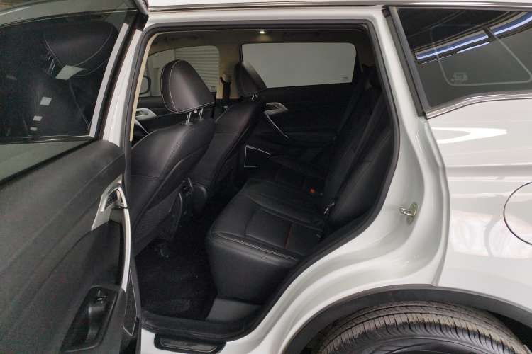 Used Geely Auto Emgrand X7 Sport 2020 1.8TD DCT Two-Wheel Drive Smart Connect 4G-Enabled Version
