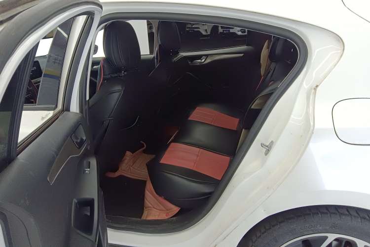 Used Ford Focus 2019 Hatchback EcoBoost 180 Automatic Trendy Model
