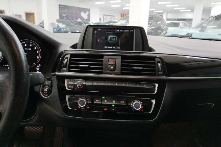 Used BMW 2 Series 2018 220i Sport Design Package