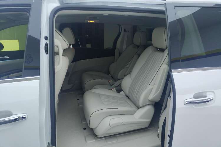 Used Buick GL8 2022 Land Business Class 652T Luxury Model
