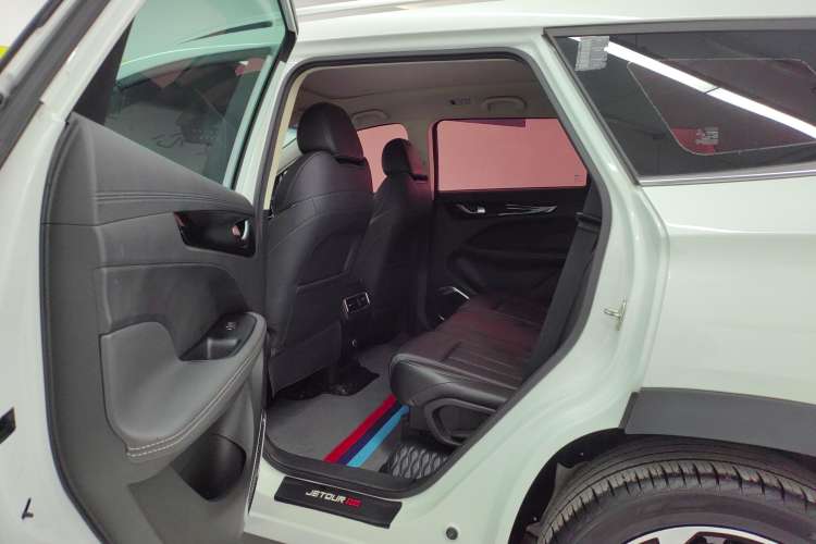 Used Jetour X90 2019 1.6T DCT Zhaolü Edition 7 Seats China VI Standard
