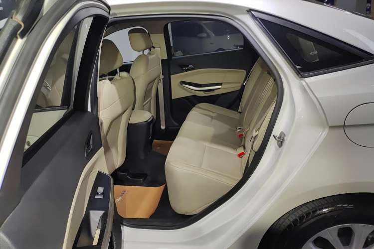 Used Ford Escort 2015 1.5L Automatic Fashion Model
