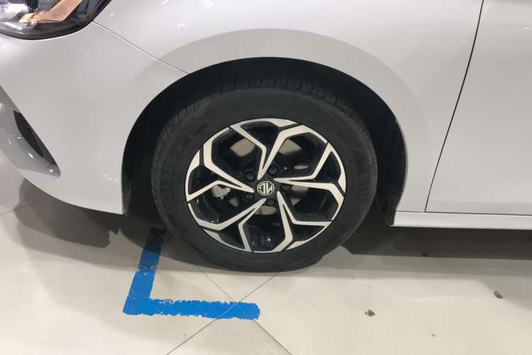 Used MG 5 2023 180 DVVT CVT Fashion Edition
