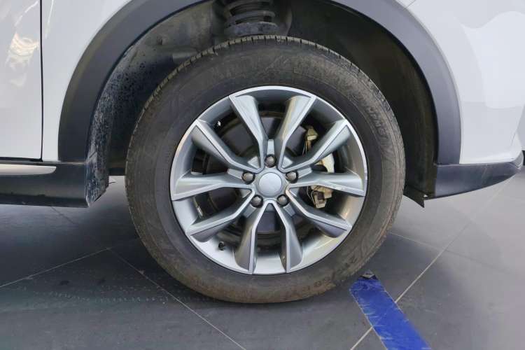 Used Roewe RX5 2023 PLUS 330TGI Automatic Trendsetting Smart Edition
