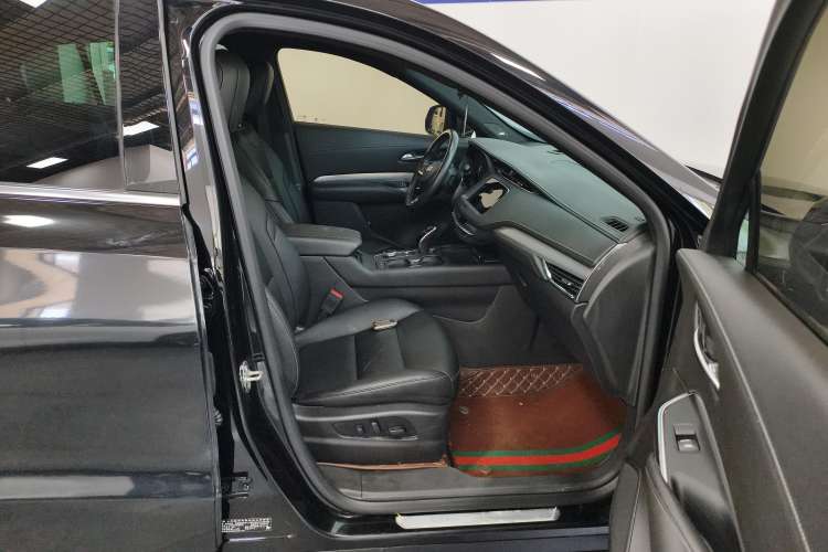 Used Cadillac XT4 2022 28T Two-Wheel-Drive Luxury Version
