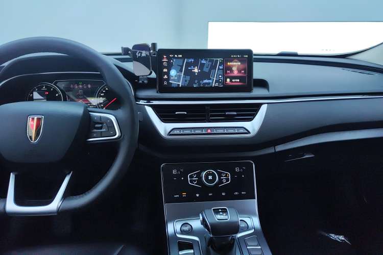 Used Hongqi H5 2022 Classic Model Facelift 1.8T Automatic Smart Connect Flagship Edition
