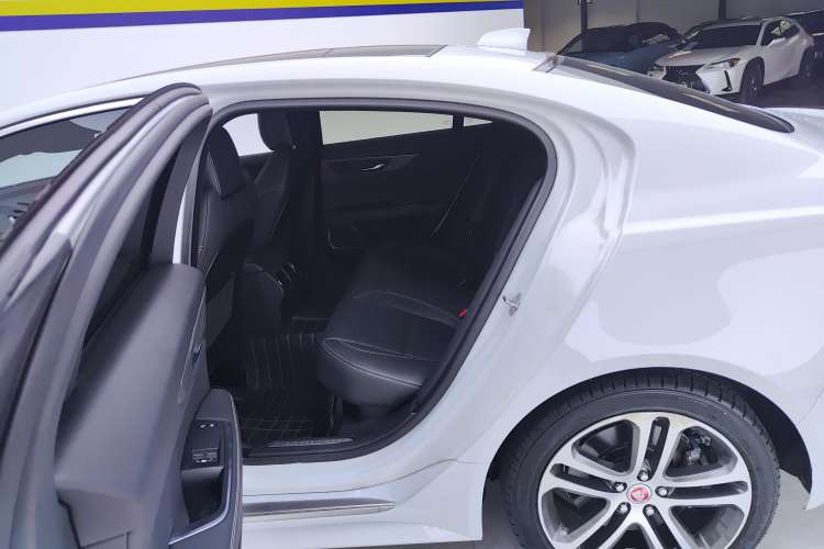 Used Jaguar XEL 2020 2.0T 200 PS R-DYNAMIC S Advanced Sport Edition
