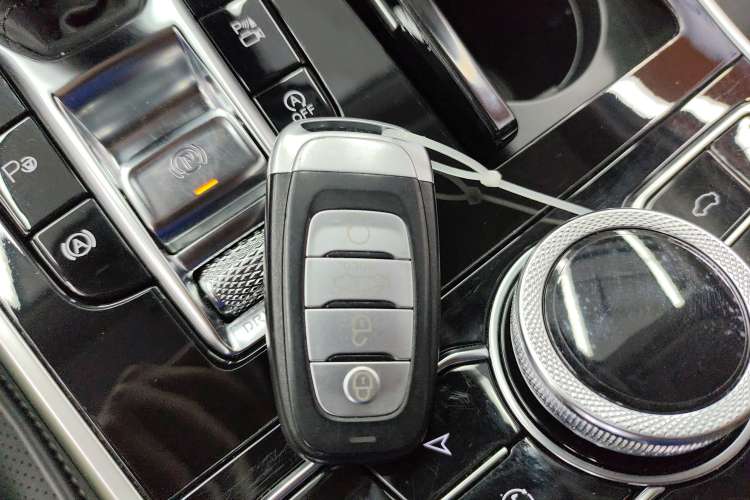 Used Hongqi H9 2020 2.0T Smart Connect Flagship Edition
