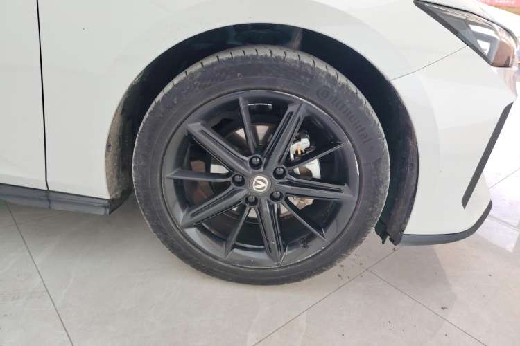 Used Changan UNI-V 2023 1.5T Prestige Model
