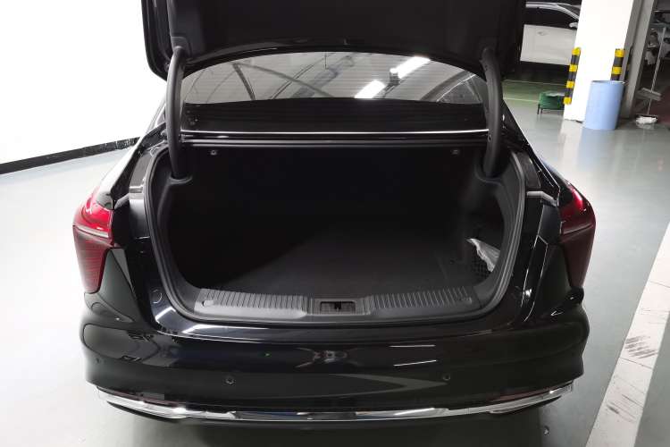 Used Hongqi H5 2023 2.0T Automatic Smart Connect Flagship Edition
