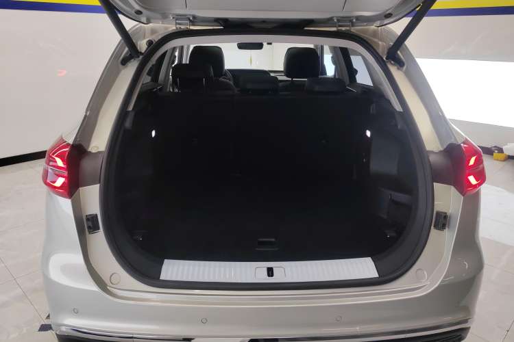 Used Hongqi HS5 2022 Revised Version 2.0T Smart Connect Flagship Edition
