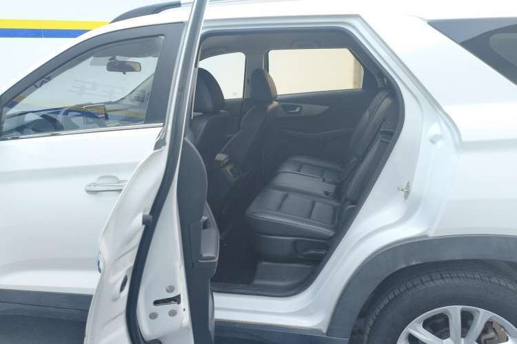 Used Dongfeng Fengon S560 2019 1.8L Manual Urban Model
