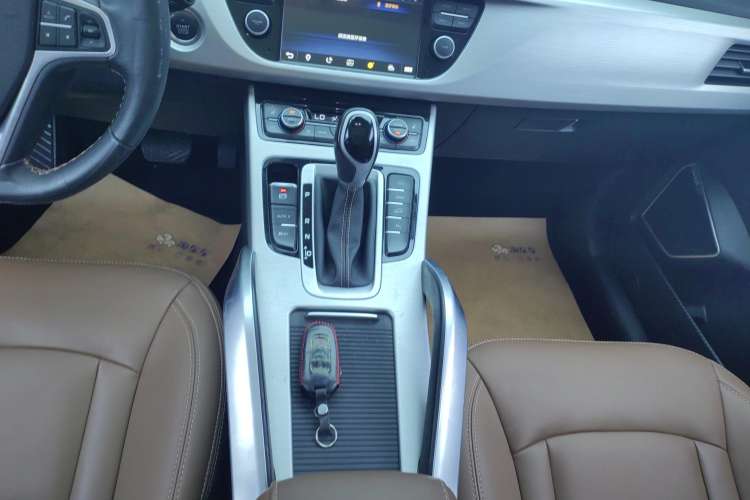 Used Geely Auto Emgrand X7 Sport 2016 1.8TD Automatic ZhiZun Version
